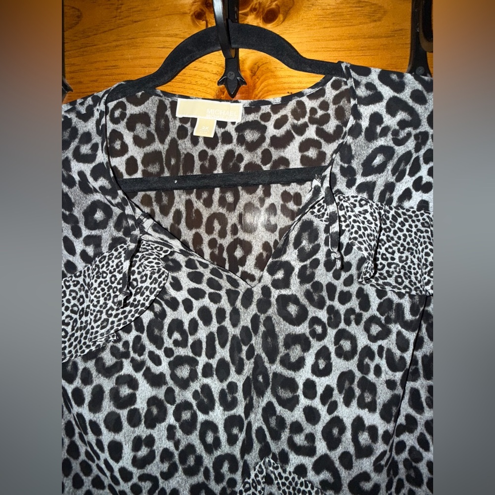 Michael Kors semi sheer animal print plus size blouse - Picture 3 of 5